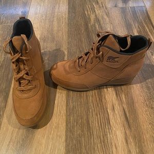 Sorel. Evie Lace Up Sport Bootie!